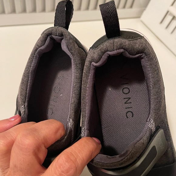 Vionic new gray and black sport ladies shoes are new no box - Picture 6 of 12